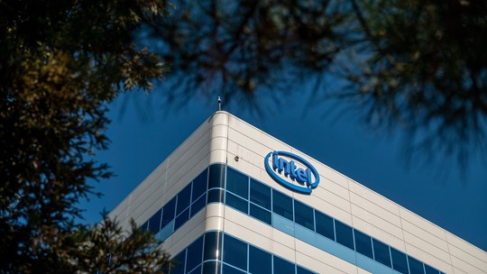 Salários de executivos da Intel serão reduzidos em até 25% após resultados ruins 