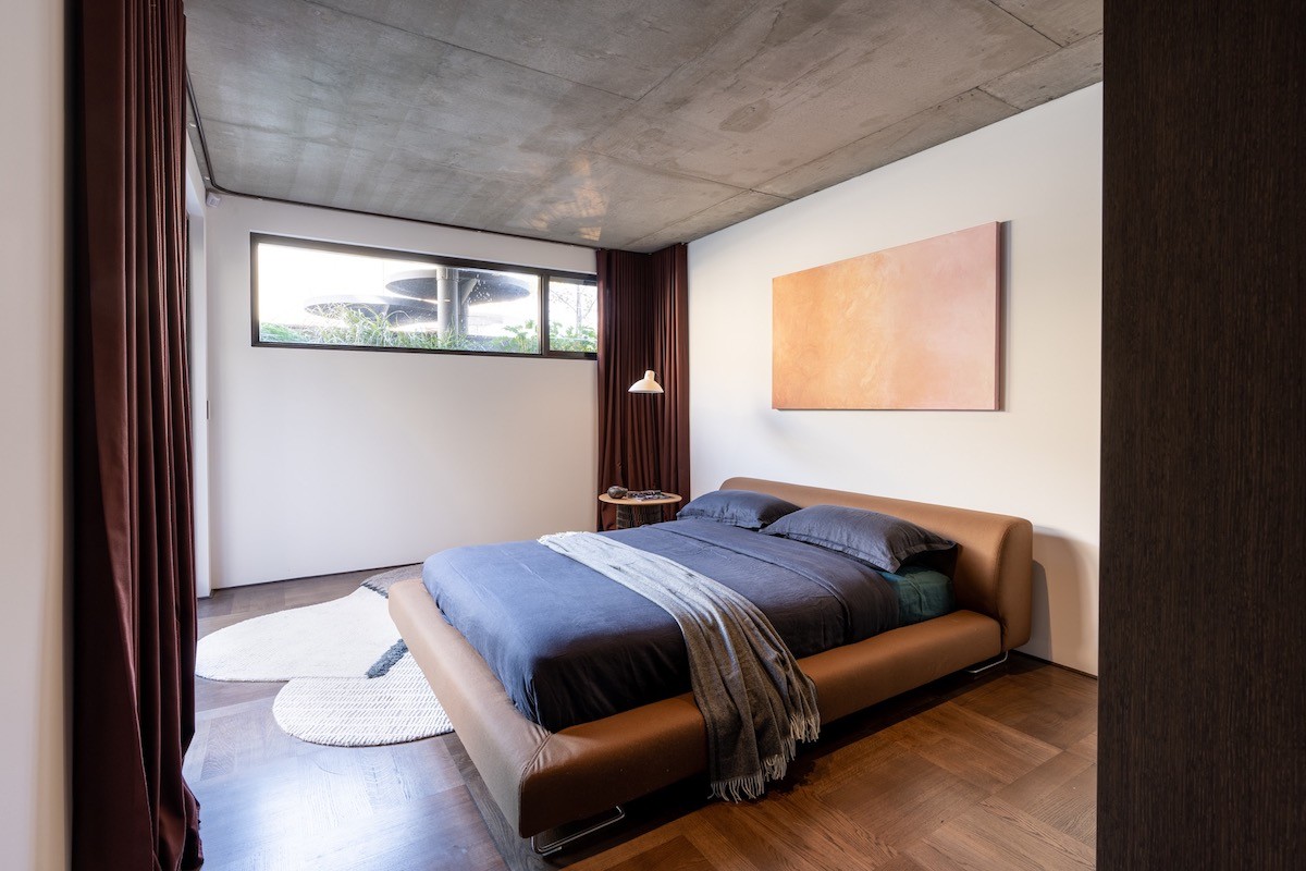 QUARTO | A cama Redondo, da Moroso, agrega conforto e elegância para o quarto (Foto: Divulgação / Jack Lovel)