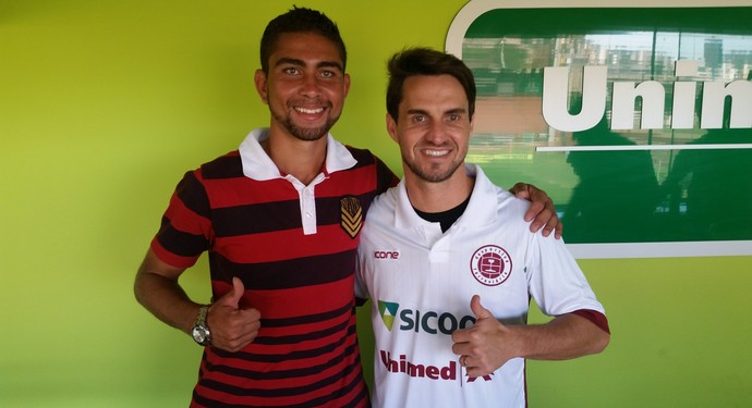 OFF- Zagueiro da Desportiva encontra xará Sávio, ex-Fla, e recebe conselhos