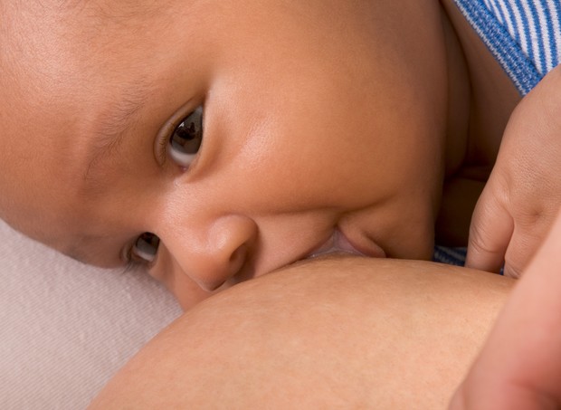 Leite materno é o melhor alimento para um bebê (Foto: Thinkstock)