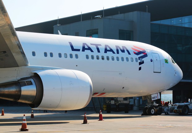 Avião da Latam Airlines no Aeroporto Internacional de Guarulhos (GRU), em São Paulo (Foto: Marcio Jumpei/Latam)