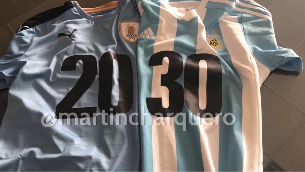 Camisas que Messi e Suárez devem usar antes do clássico desta quinta (Foto: Reprodução/@MartinCharquero)