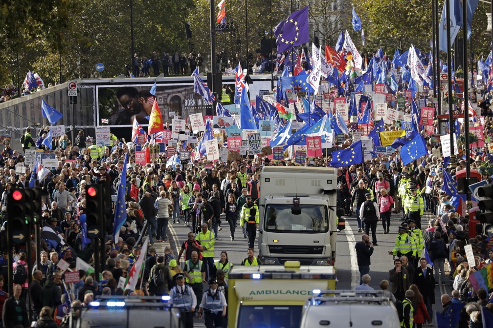 Protesto em Londres contra o Brexit — Foto: AP Photo/Matt Dunham