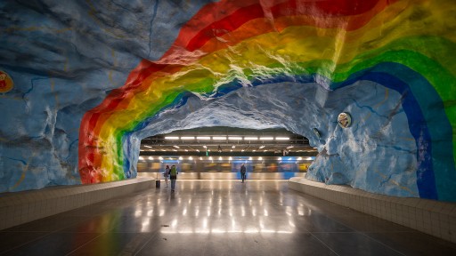 Stockholm Metro Stations, na cidade de mesmo nome, na Suécia. Projeto feito por vários arquitetos e engenheiros