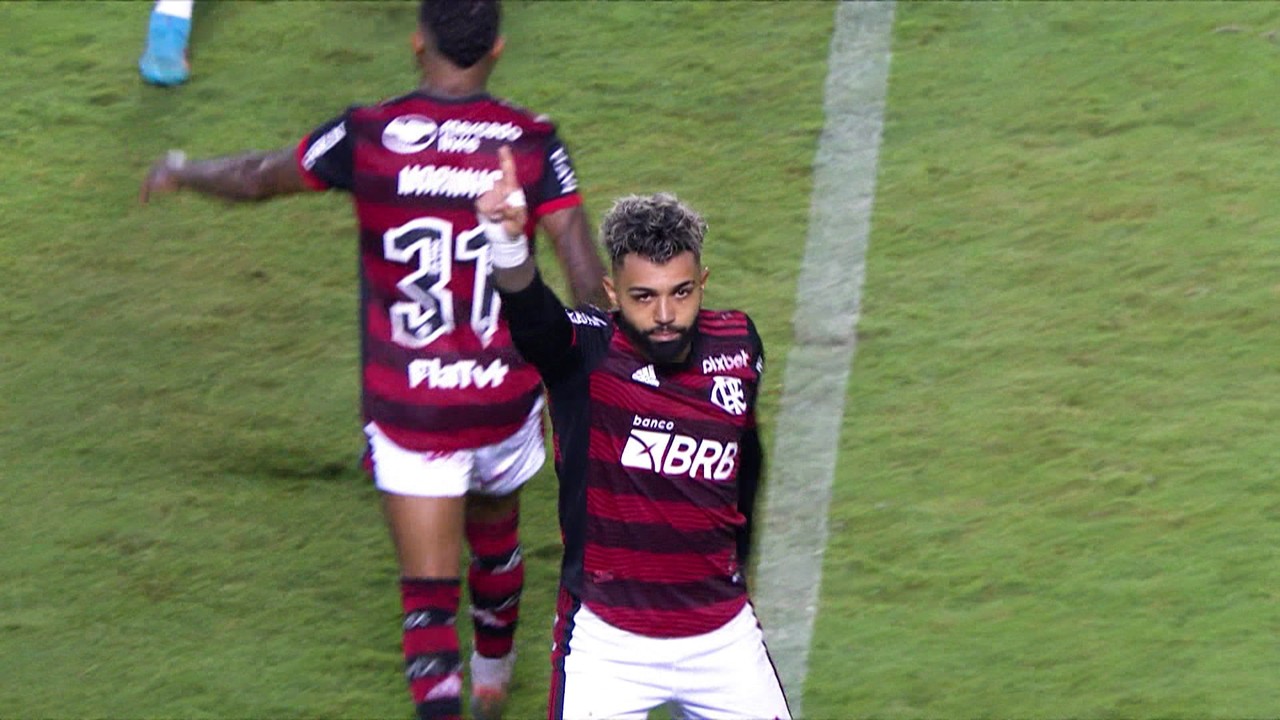 Flamengo vence e se classifica; mas ainda não convence a torcida