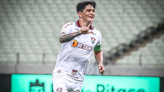 Cano homenageia o filho Lorenzo após gol, em Ceará x Fluminense, Brasileirão 2022
