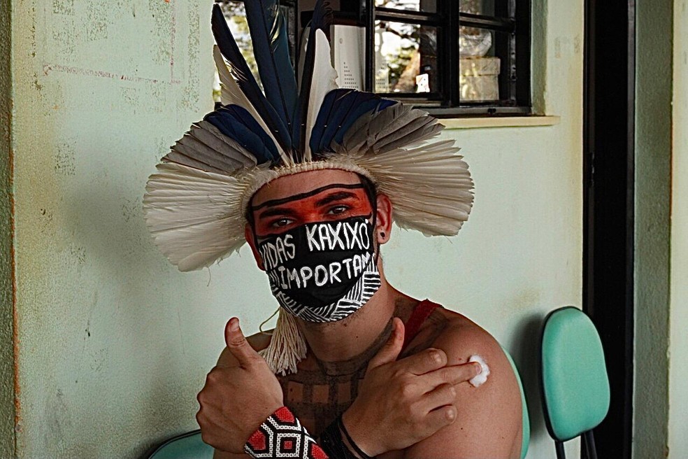 Índio Kaxixó vacinado em Minas Gerais — Foto: Otávio Kaxixó/Arquivo pessoal