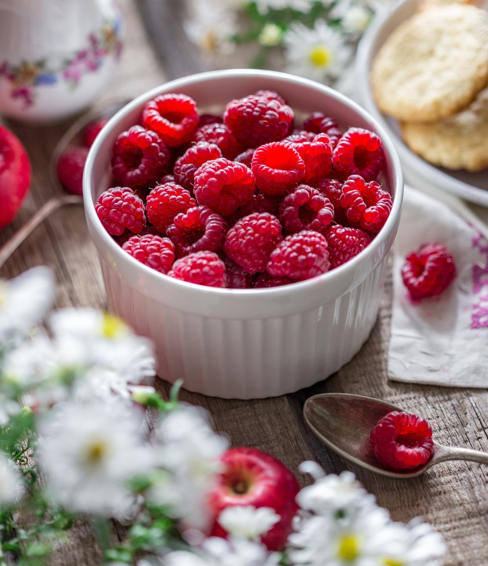 Estudos científicos provam que o consumo de frutas vermelhas combate complicações de saúde.  — Foto: Pexels