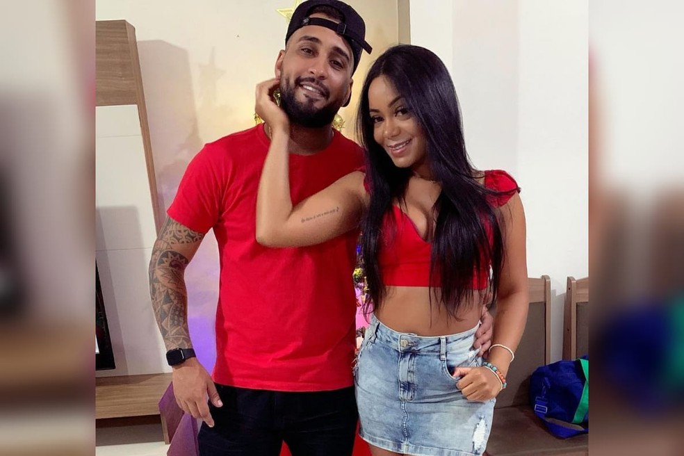 Mulher de turista que morreu afogado no Buraco Azul em Cruz, lamenta. — Foto: Arquivo pessoal