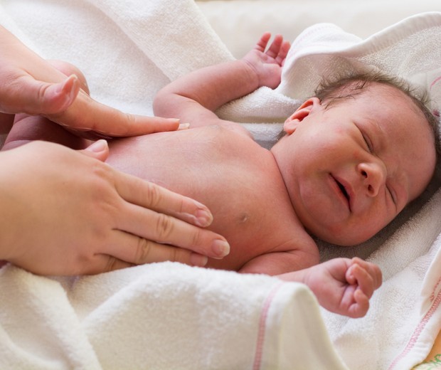 Bebê com cólica (Foto: Shutterstock)