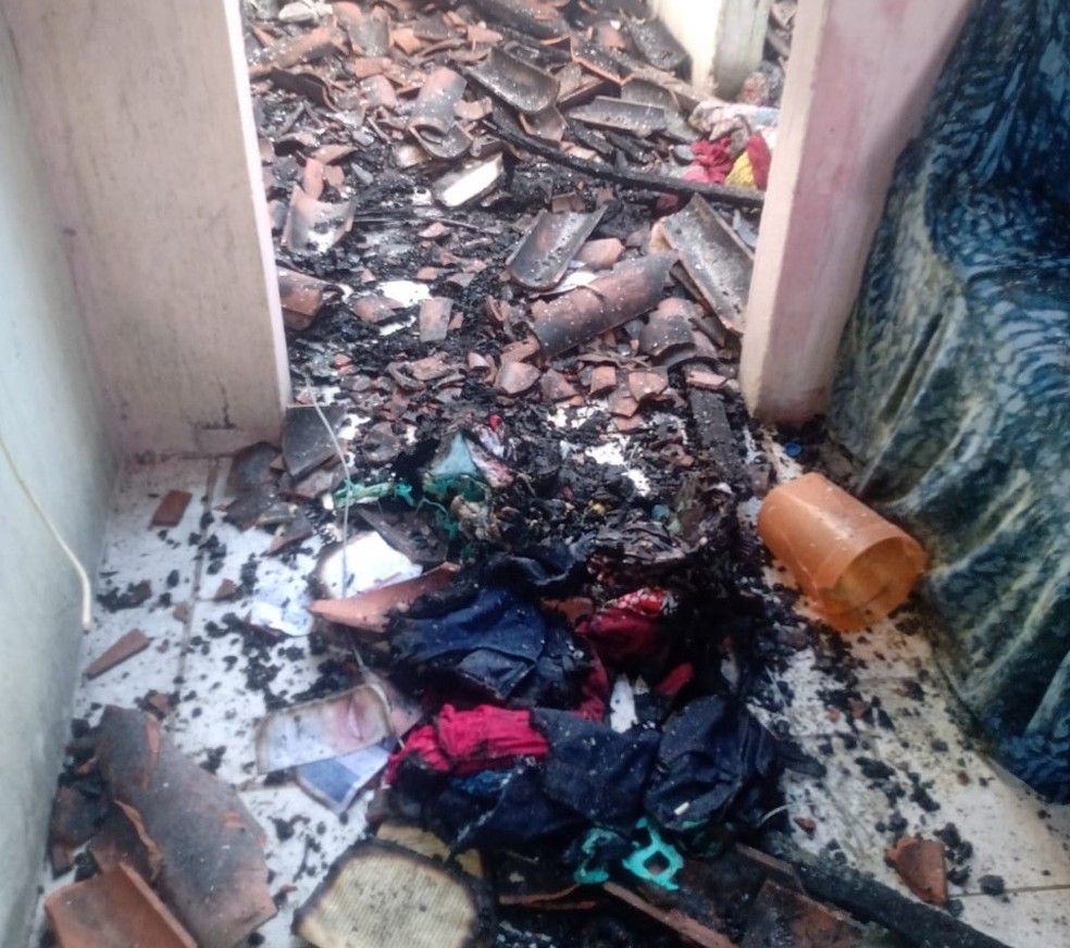 Homem botou fogo na casa da mãe — Foto: Reprodução/TV Bahia