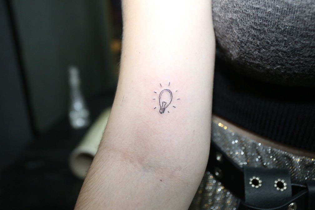 Ana clara tatuagem de ferias com o ex Ex Bbb Ana Clara Faz Tatuagem Em Camarote Do Lollapalooza Lollapalooza 2019 G1