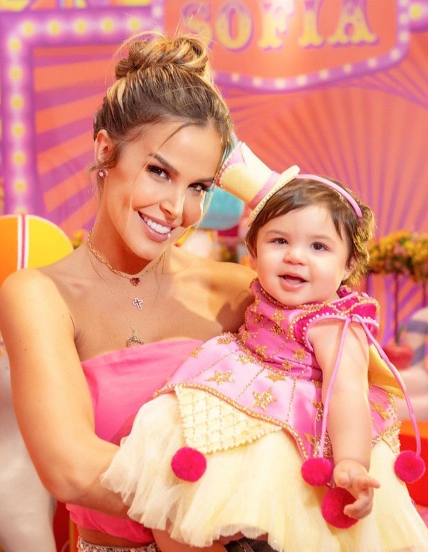 Robertha Portella e a filha, Sofia, de 1 ano (Foto: Reprodução/Instagram)