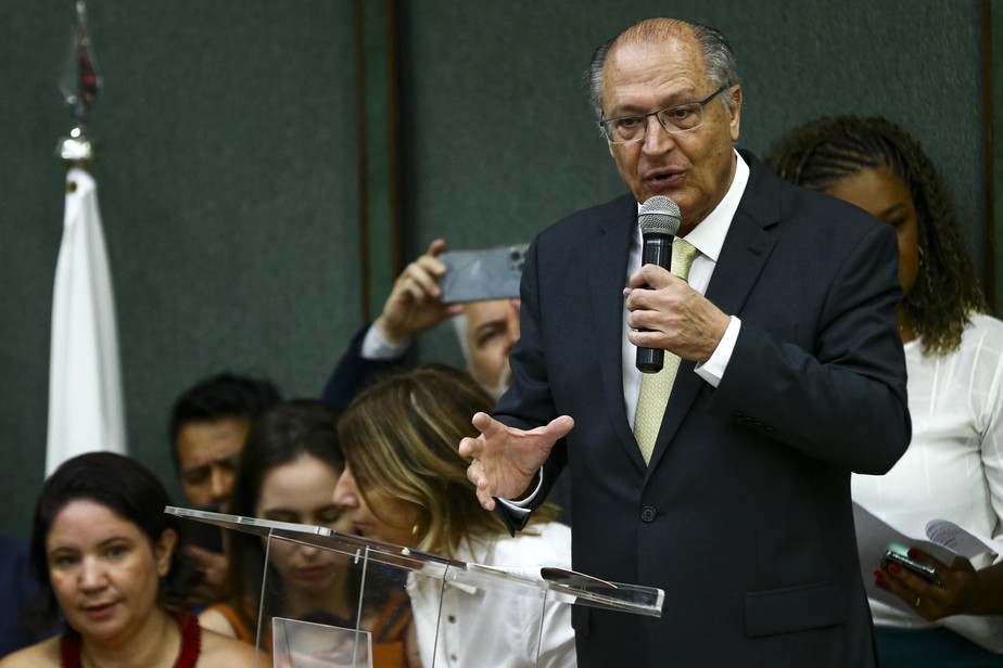 Alckmin se reúne com presidente da CNI e recebe pauta prioritária da indústria