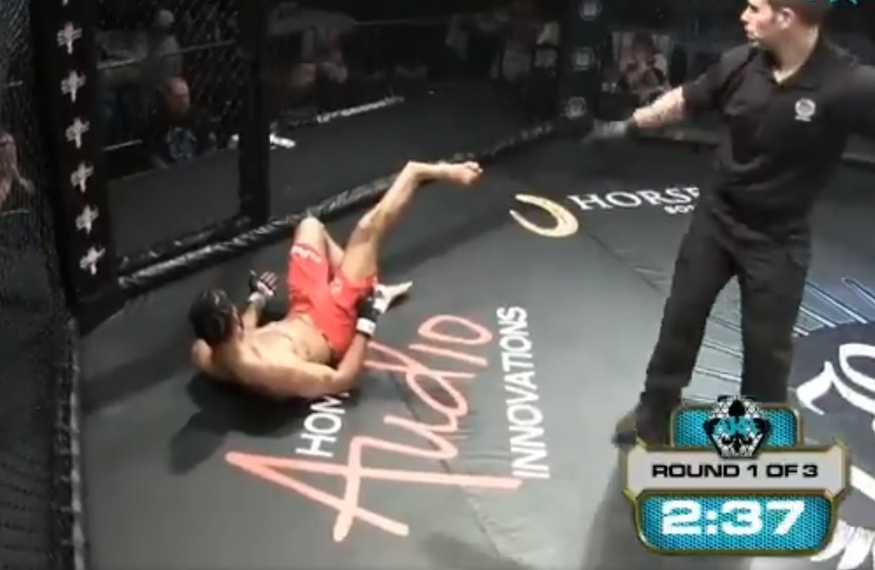 Imagem Forte Apos Desferir Chute Lutador Leva A Pior E Sofre Fratura Na Perna A La Anderson Silva Combate Sportv Imagem Forte Apos Desferir Chute Lutador Leva A Pior E Sofre Fratura Na Perna A La Anderson Silva Combate Sportv