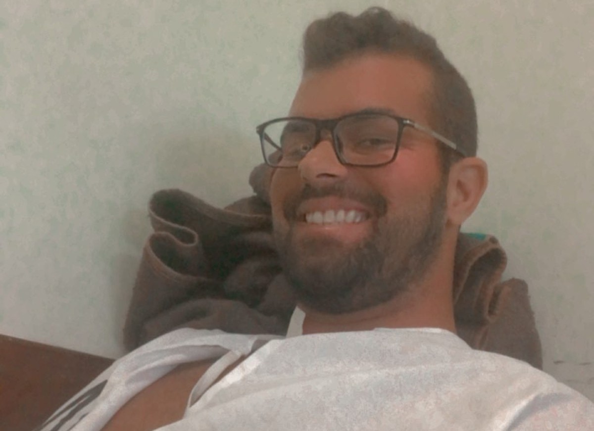 Bruno Miranda, o Borat do programa Amor e Sexo, posta diretamente do hospital (Foto: Reprodução / Instagram)