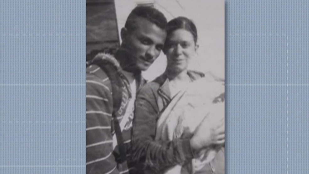 Casal estava enterrado em uma cova descoberta em área do distrito de Jundiapeba — Foto: Reprodução/TV Diário