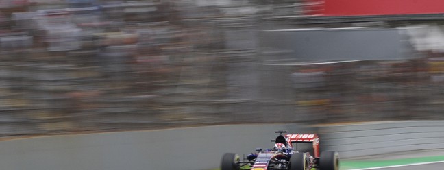 Max Verstappen, da Toro Rosso, no segundo dia de treinos livre do GP do Brasil 2015