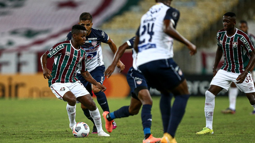 Cazares ainda rende melhor entrando no segundo tempo — Foto: Lucas Merçon / Fluminense FC