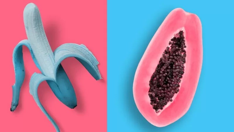 No caso dos homens, o esperma que sai do pênis pode contaminar quem está fazendo o estímulo sexual. Já as mulheres podem ter algum patógeno na lubrificação que sai da vagina (Foto: GETTY IMAGES via BBC)