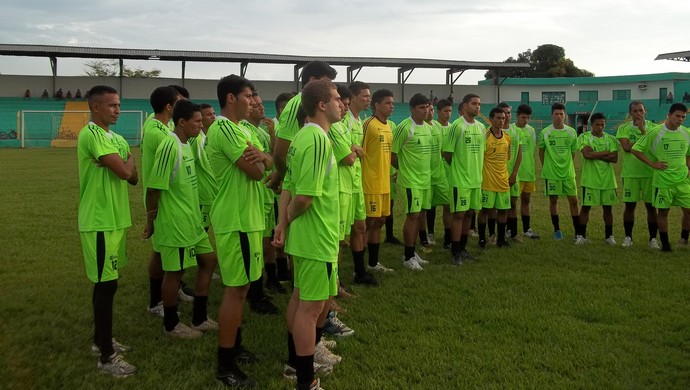 Tocantinópolis apresenta elenco para 2014 (Foto: Divulgação/Tocantinópolis Esporte Clube)