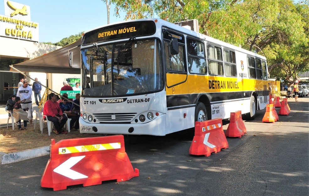 Ônibus do Detran Móvel — Foto: Acácio Pinheiro/ Agência Brasília