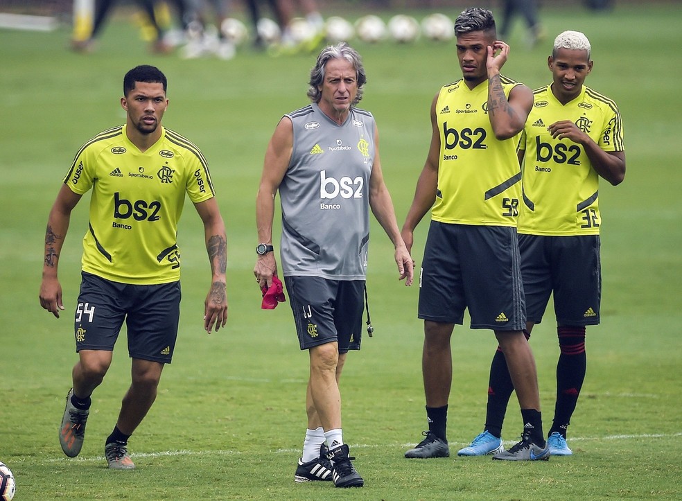Jorge Jesus, em treino do Flamengo — Foto: Reprodução/Lancenet