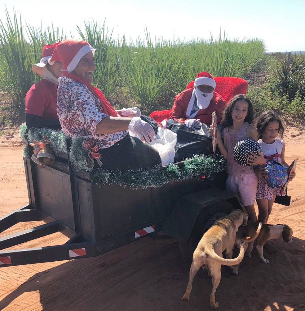 Mais de 200 presentes de Natal foram distribuídos a crianças no Assentamento Governador André Franco Montoro, em Marabá Paulista (SP) — Foto: Cedida