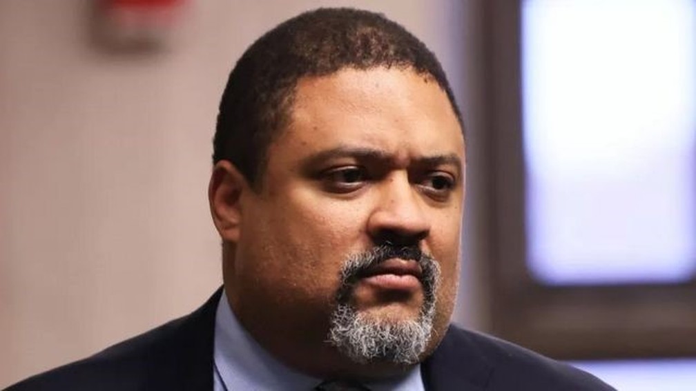 Alvin Bragg fez história em 2021 como o primeiro homem negro eleito promotor distrital do Condado de Nova York — Foto: GETTY IMAGES