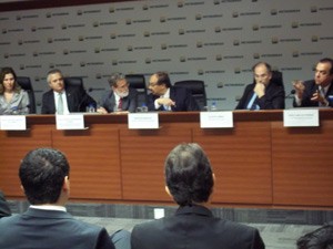 Representantes da Petrobras, do BNDES e da Finep falam sobre o Inova Petro (Foto: Lilian Quaino/G1)