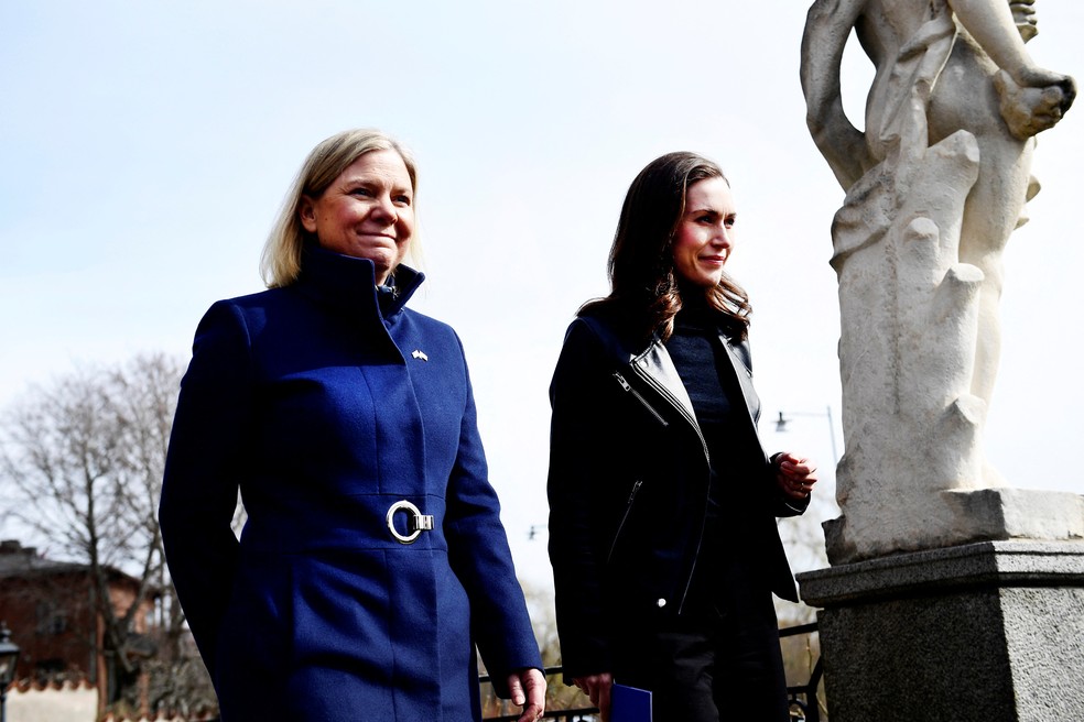 A primeira-ministra da Suécia, Andersson, em reunião com a primeira-ministra da Finlândia, Marin, em Estocolmo em foto de 13 de abril de 2022 — Foto: Paul Wennerholm/TT News Agency/via Reuters