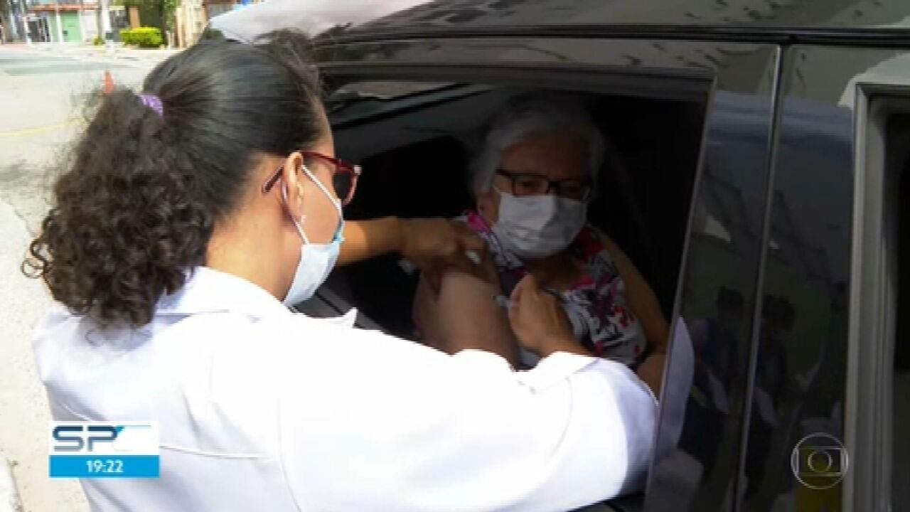 São Paulo vai ampliar vacinação drive-thru