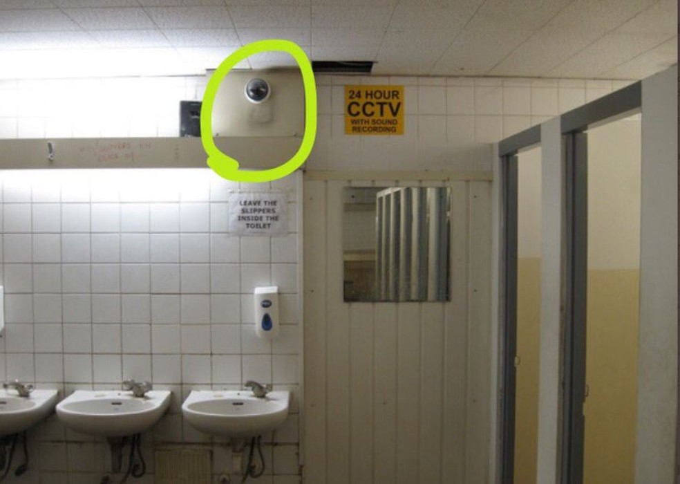 Escola dos EUA instala câmeras de segurança nos banheiros — Foto: Reprodução/Twitter