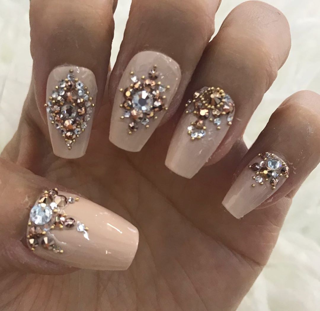 Unhas Com Joias 15 Estilos Com Pedras E Cristais Para Te Inspirar