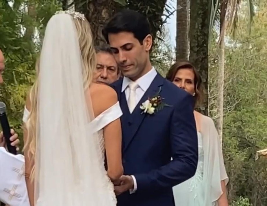 Bárbara Evans e Gustavo Theodoro se casam