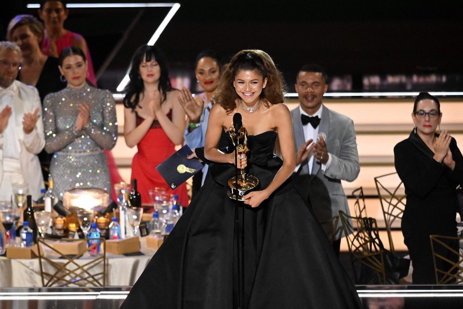 Zendaya recebe o segundo Emmy da carreira