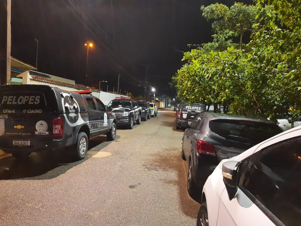 Operação Cerco prendeu pessoas em Anadia e Maceió — Foto: Divulgação/SSP