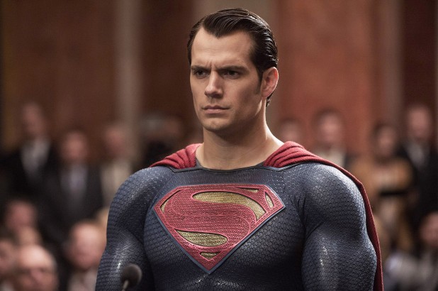 Henry Cavill fala sobre oportunidade de interpretar Superman novamente; diz  que tem contrato para pelo menos mais um filme