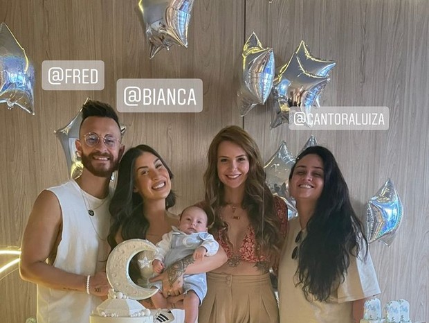 Bianca Andrade, Fred, Marcela Mc Gowan e Luiza no mêsversário de Cris (Foto: Reprodução/Instagram)
