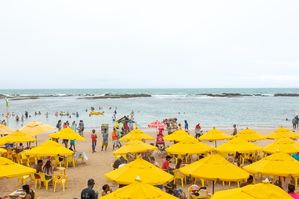 Pontal do Cupe: perto de Cupe, o pontal é mais agitado, com mar calmo e mais badalada, com restaurantes — Foto: Celso Tavares/G1