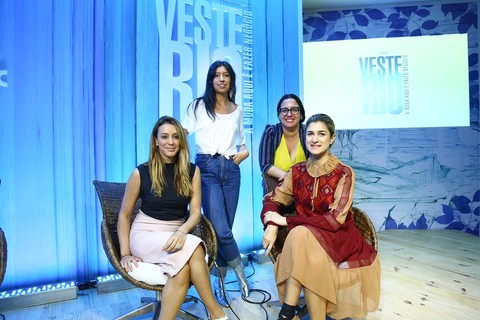 Camila Garcia, Larissa Gargado, Silvia Rogar e Barbara Migliori falam sobre o sucesso da Vogue no Instagram durante palestra do Veste Rio