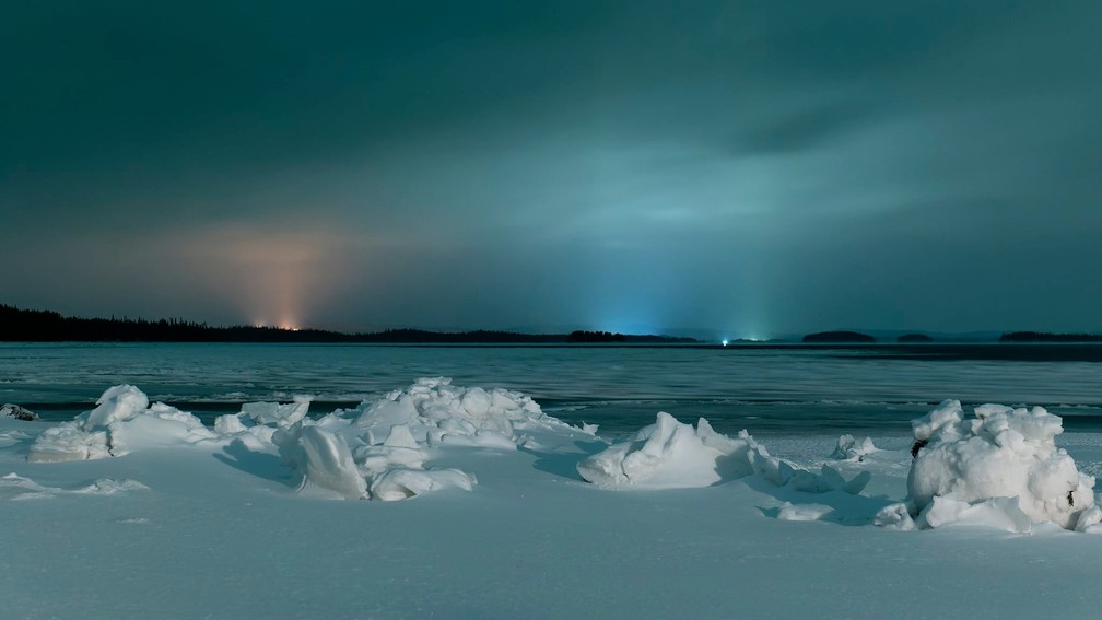 Neve com bioluminescência no Ártico — Foto: Reprodução/Facebook/Alexander Semenov