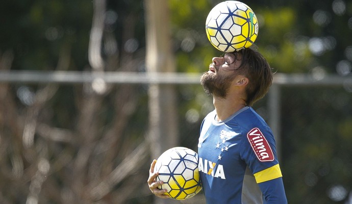 Sonho e realidade: Cruzeiro busca se afastar do Z-4 para almejar novos ares