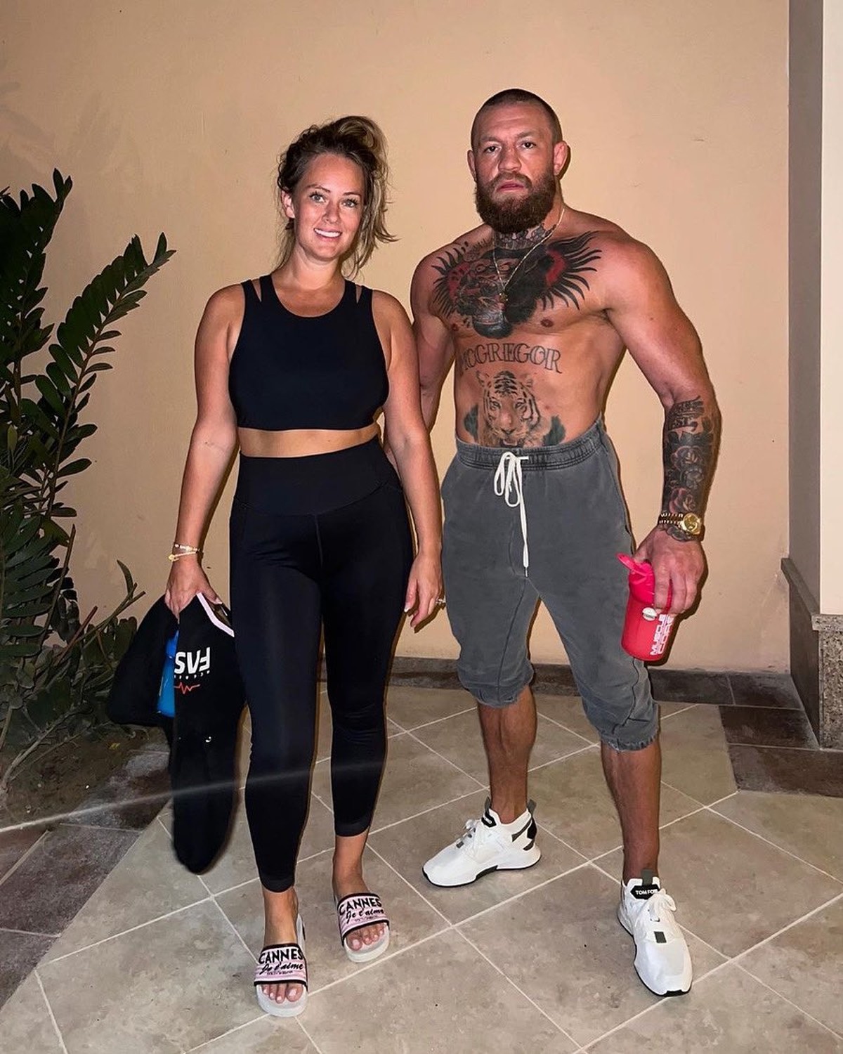 Ebanie Bridges' Honest Opinion: What Does Conor Mcgregor Smell Like? - oghb6zc