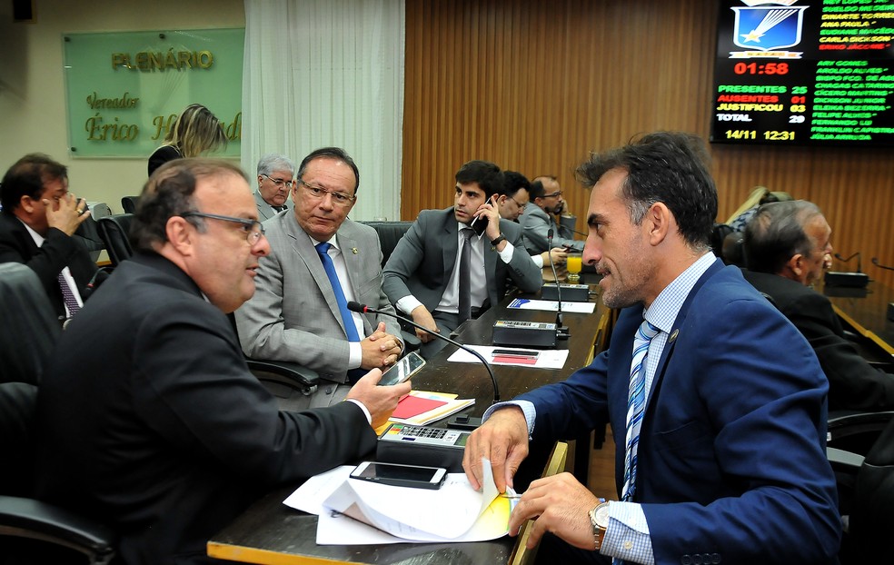 Vereadores de Natal durante discussão sobre a Lei Orçamentária Anual (LOA) (Foto: Elpídio Júnior/Assessoria de Comunicação)