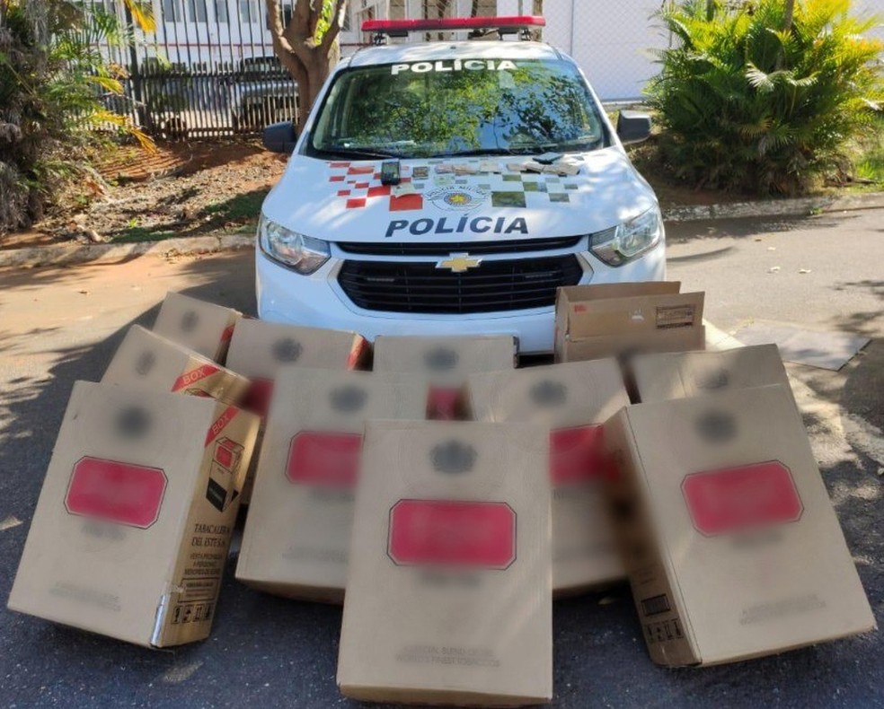Pol&iacute;cia Militar de Itu prendeu homem suspeito de contrabandear cigarros e bebidas. &mdash; Foto: Divulga&ccedil;&atilde;o/Pol&iacute;cia Militar