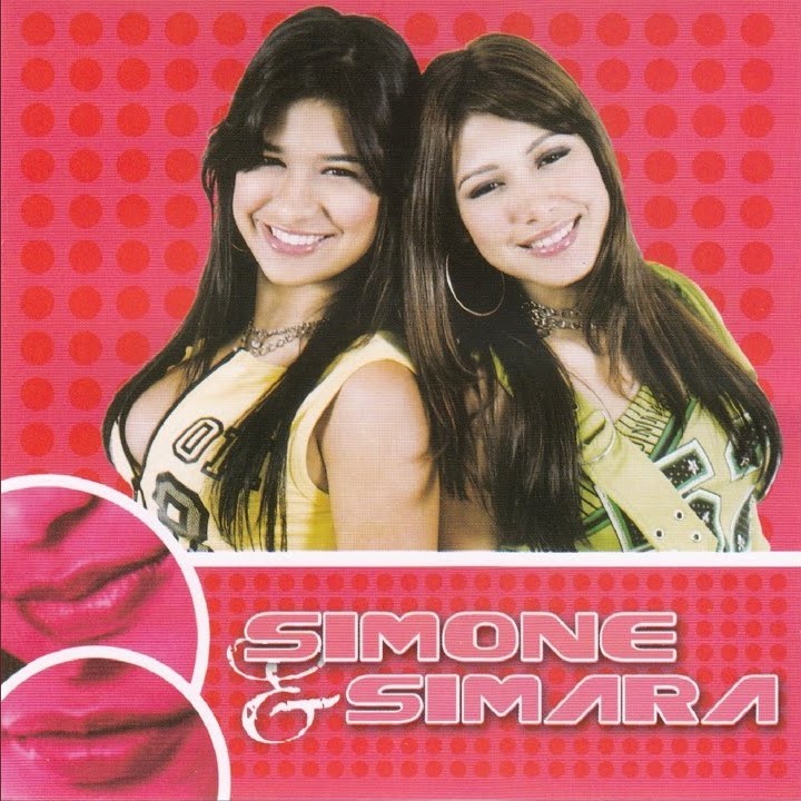 Foto de capa do primeiro álbum lançado por Simone e Simaria, 'Na, na, nim na não', em 2004 — Foto: Reprodução