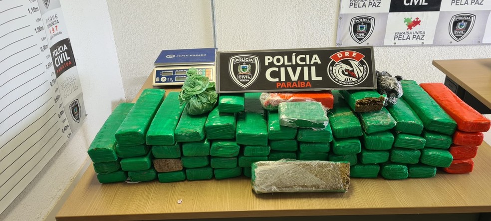  A polícia apreendeu 54 kg de maconha no bairro Mangabeira, em João Pessoa. — Foto: Delegacia de Repressão a Entorpecentes de João Pessoa.