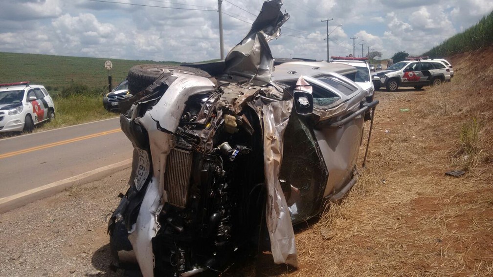Dupla em fuga causa acidente e um morre em rodovia de Rio das Pedras (Foto: Edijan Del Santo/EPTV)