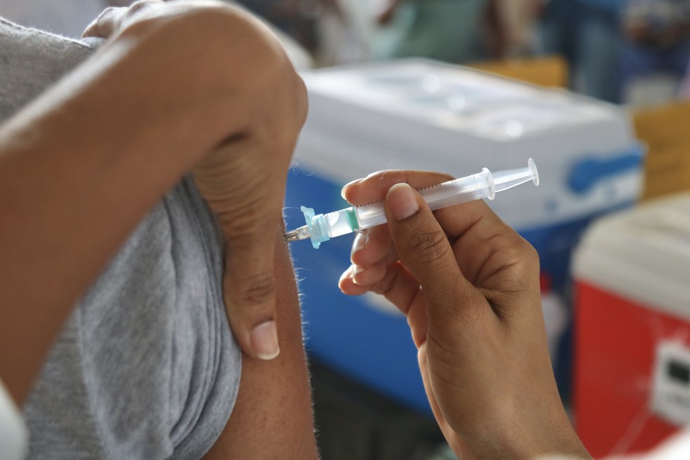 Petrolina inicia vacinação contra Covid-19 em profissionais autônomos e liberais da saúde | Petrolina e Região | G1